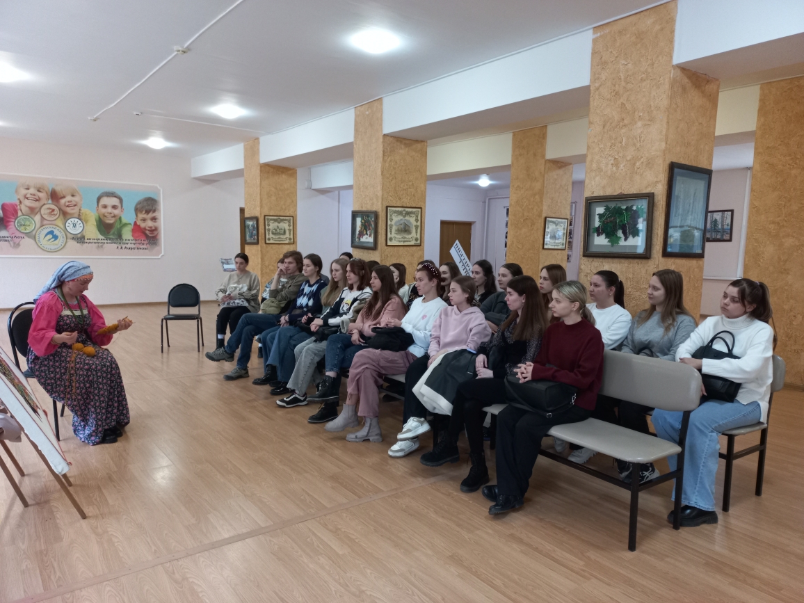 Студенты группы 22ИПД1 посетили выставку Вышитая карта Пензенской области